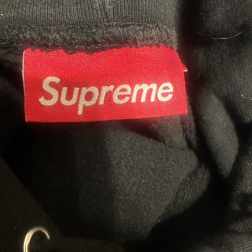 Supreme Black and Red Logo hoodie - Picture 2 of 7
